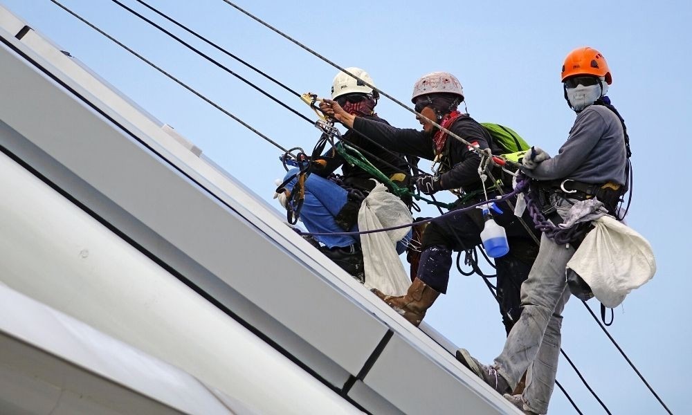 How Much Weight Can a Safety Harness Support?
