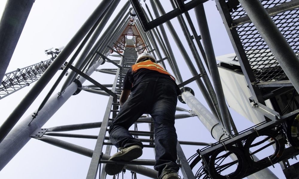 How to Become a Certified Tower Climber